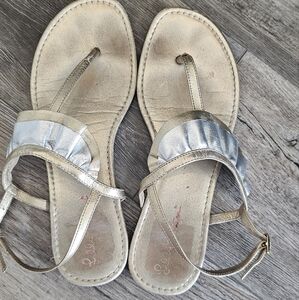 Lilly Pulitzer Double Ruffle Sandals Silver And Gold Size 8 l